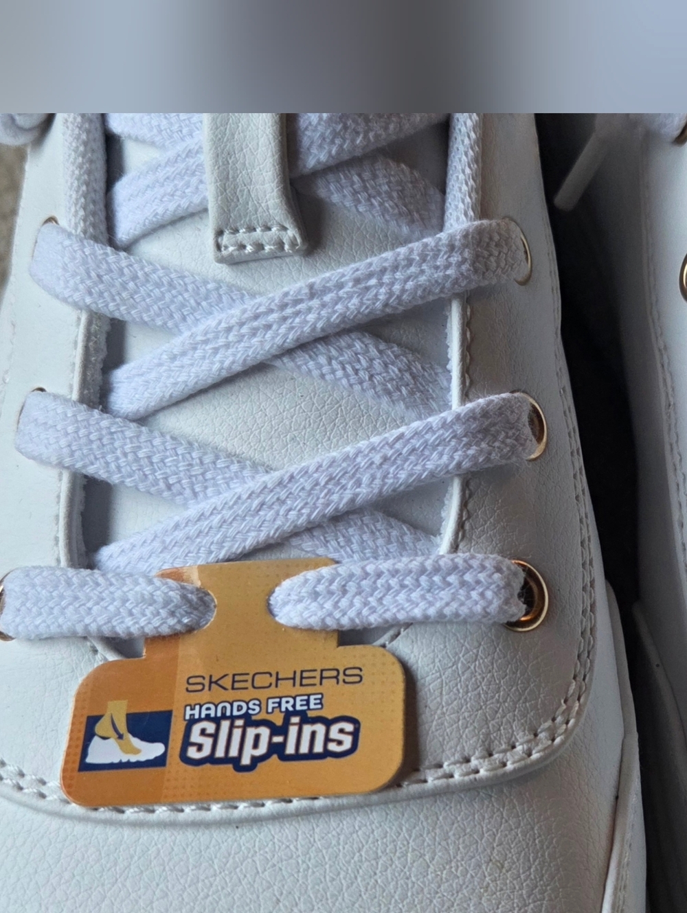 Skechers Women's Slip-ins BOBS Skip Cute White Sneakers Shoes Size 11 New! - Picture 3 of 7